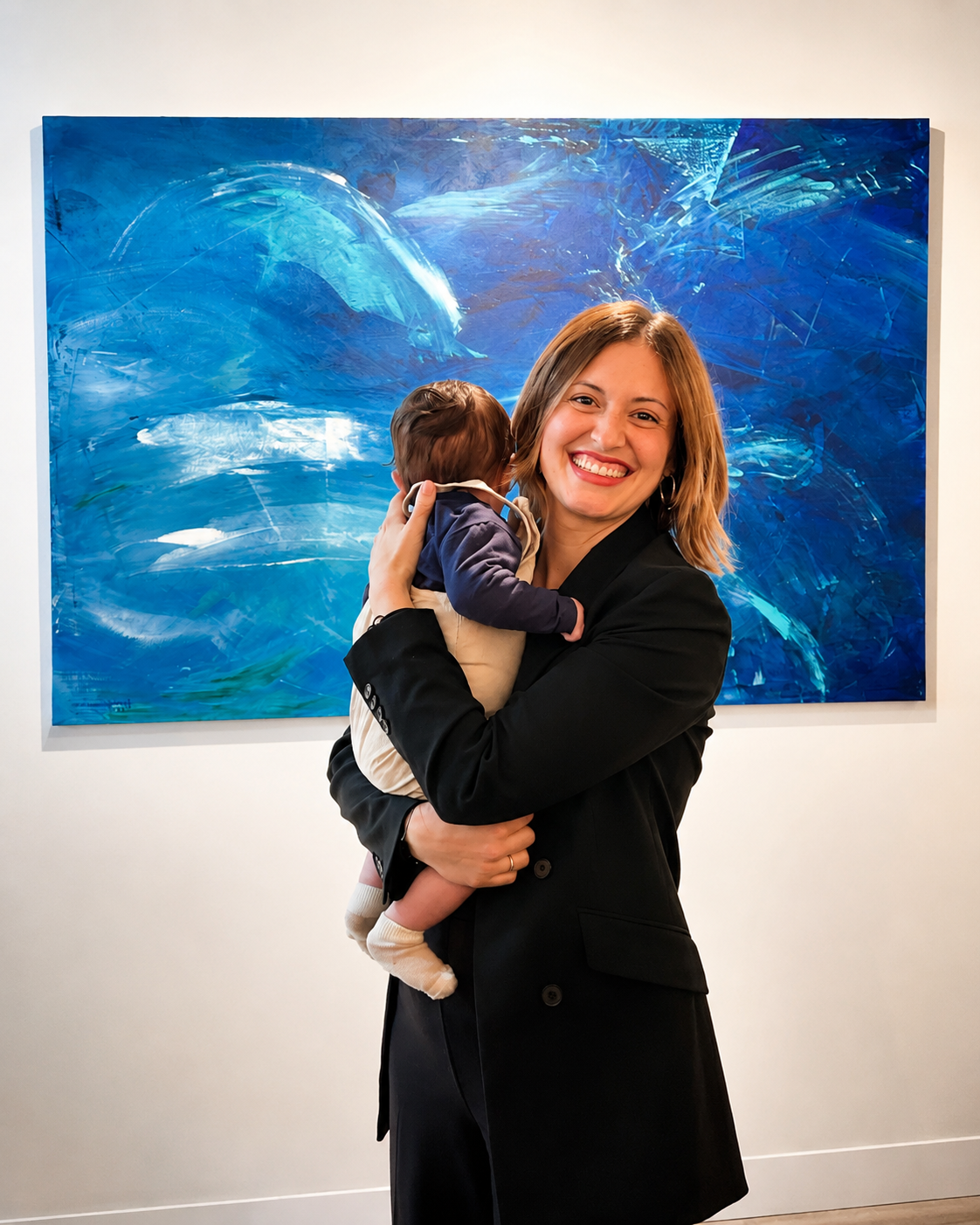 Retrat de l'artista Anna Roca Barbarà al seu estudi